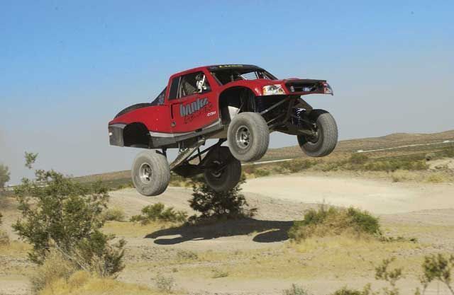 0505mmfp_01zford_off_road_trophy_truckri