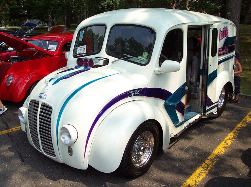 1939-Divco-Milk-Truck-white-custom-ma-2_