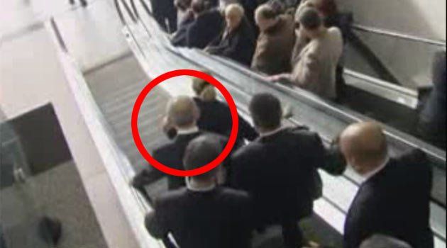 kemal kılıçdaroğlu yürüyen merdiven ters bindi