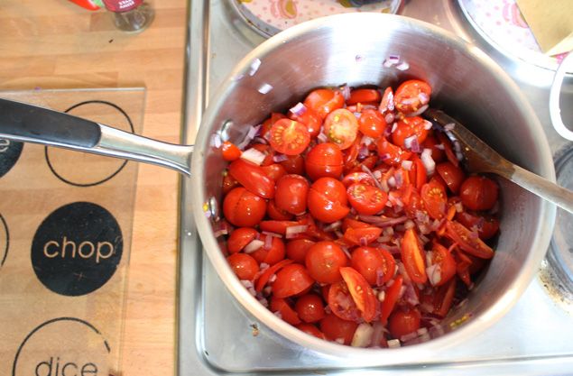making tomato chilli jam